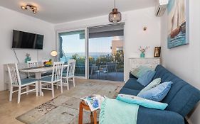 Sea View With Garden Apartment Joshua